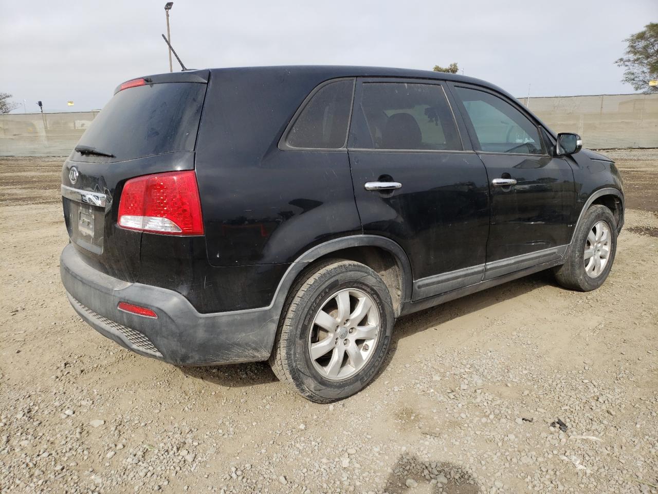 Obraz 3 z 2013 KIA SORENTO LX 2013 z VIN 5XYKT4A15DG318162