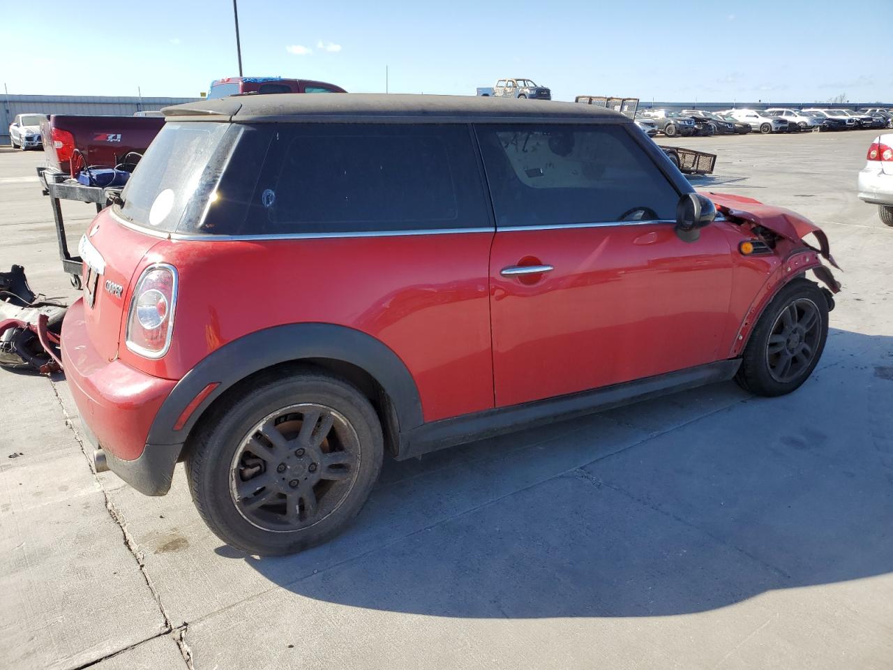 Image 3 of Mini Cooper 2011 with VIN WMWSU3C58BT096643
