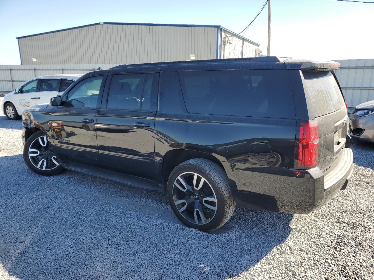 Obraz 2 z 2019 CHEVROLET SUBURBAN K1500 PREMIER 2019 z VIN 1GNSKJKJ7KR305886