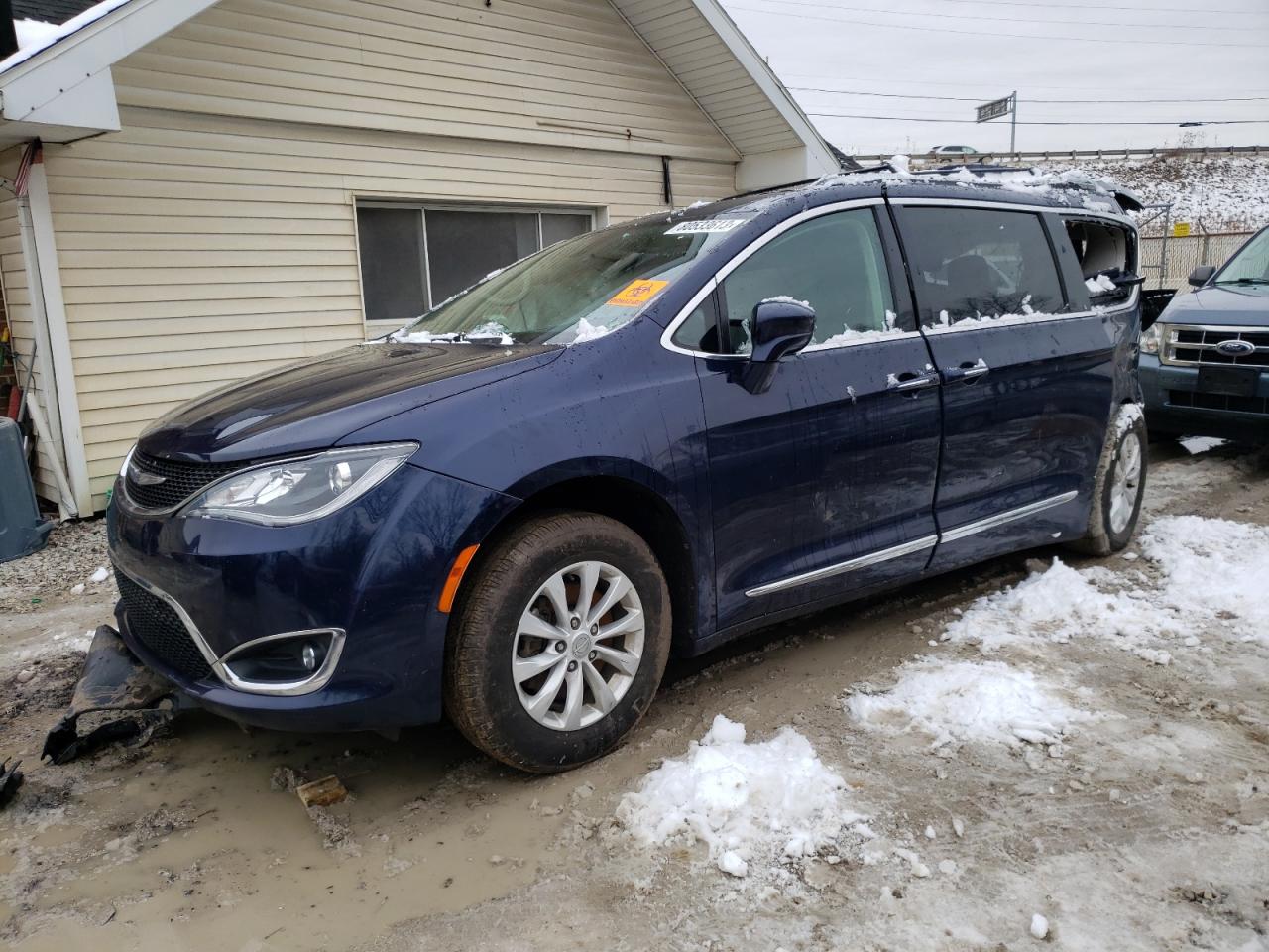 Изображение 1 2018 CHRYSLER PACIFICA TOURING L 2018 с VIN 2C4RC1BG1JR257903