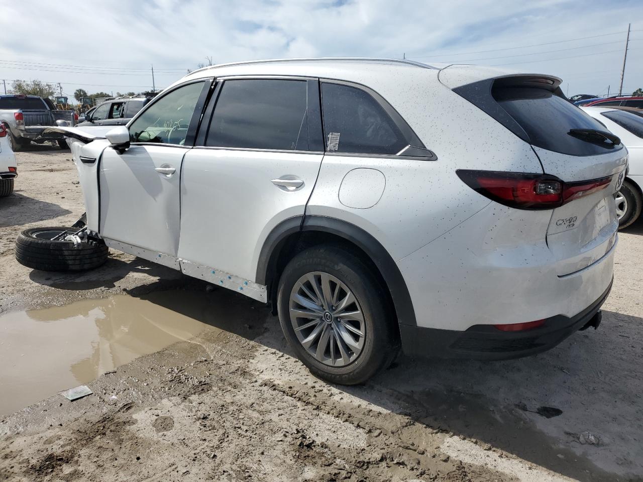 Image 2 of 2024 MAZDA CX-90 PREFERRED PLUS 2024 with VIN JM3KKCHD2R1111434