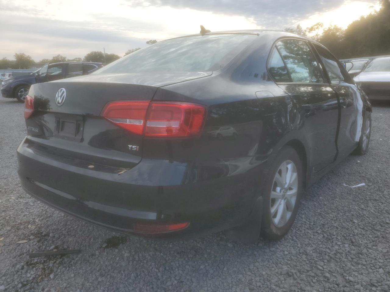 Image 3 of 2015 VOLKSWAGEN JETTA SE 2015 with VIN 3VWD17AJ0FM298678