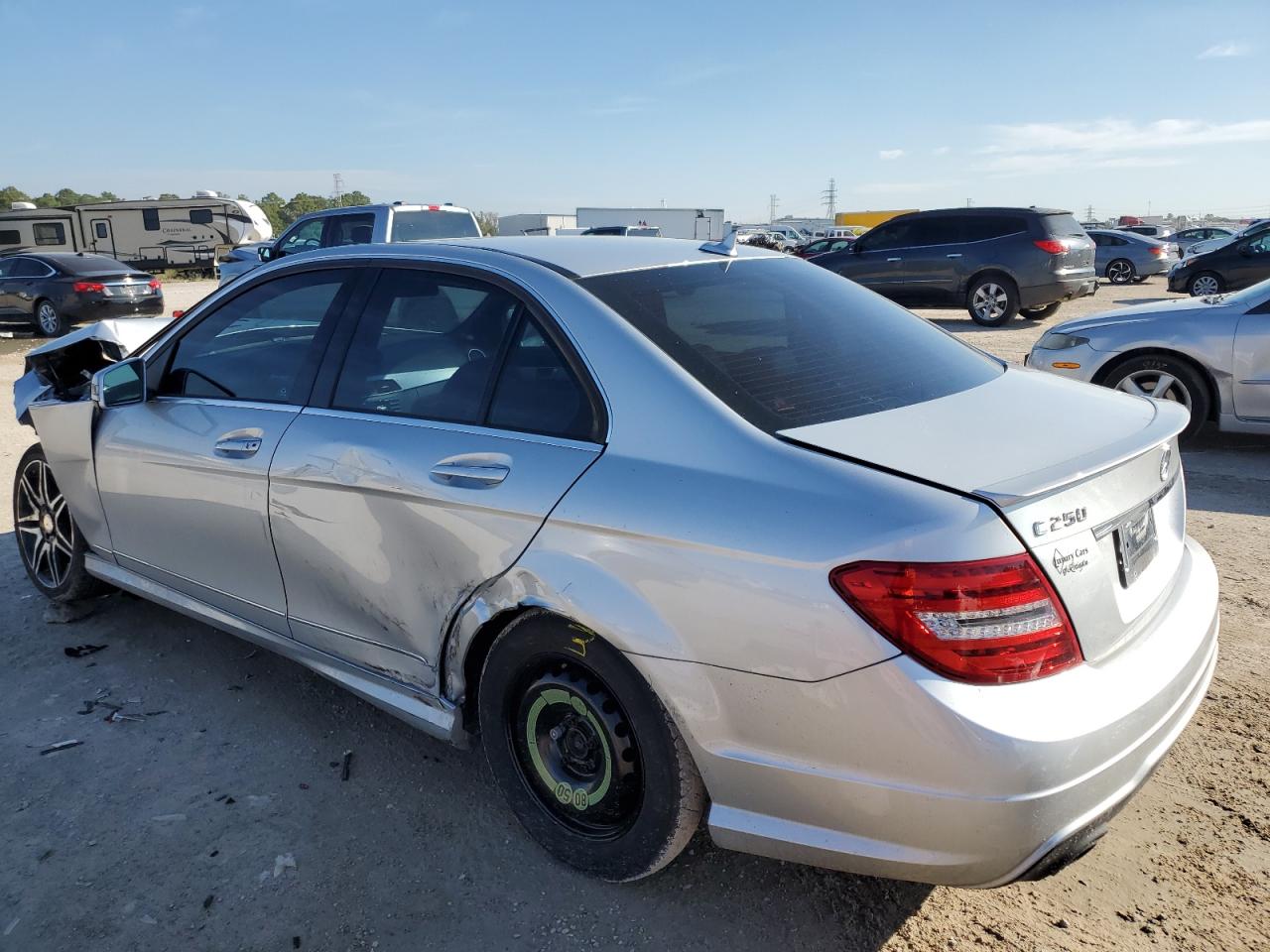 Obraz 2 z 2014 MERCEDES-BENZ C 250 2014 z VIN WDDGF4HB5ER313175