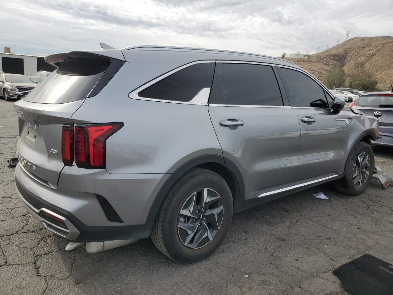 Image 3 of 2022 KIA SORENTO S 2022 with VIN KNDRG4LGXN5084504