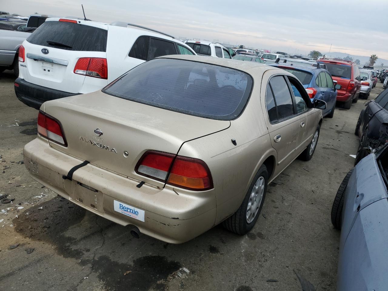 Obraz 3 z 1998 NISSAN MAXIMA GLE 1998 z VIN JN1CA21D7WM902866