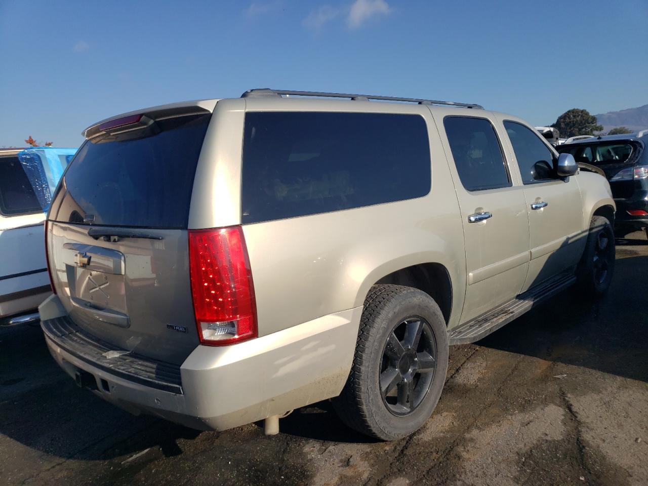 Изображение 3 2007 CHEVROLET SUBURBAN K1500 2007 с VIN 3GNFK16317G253417