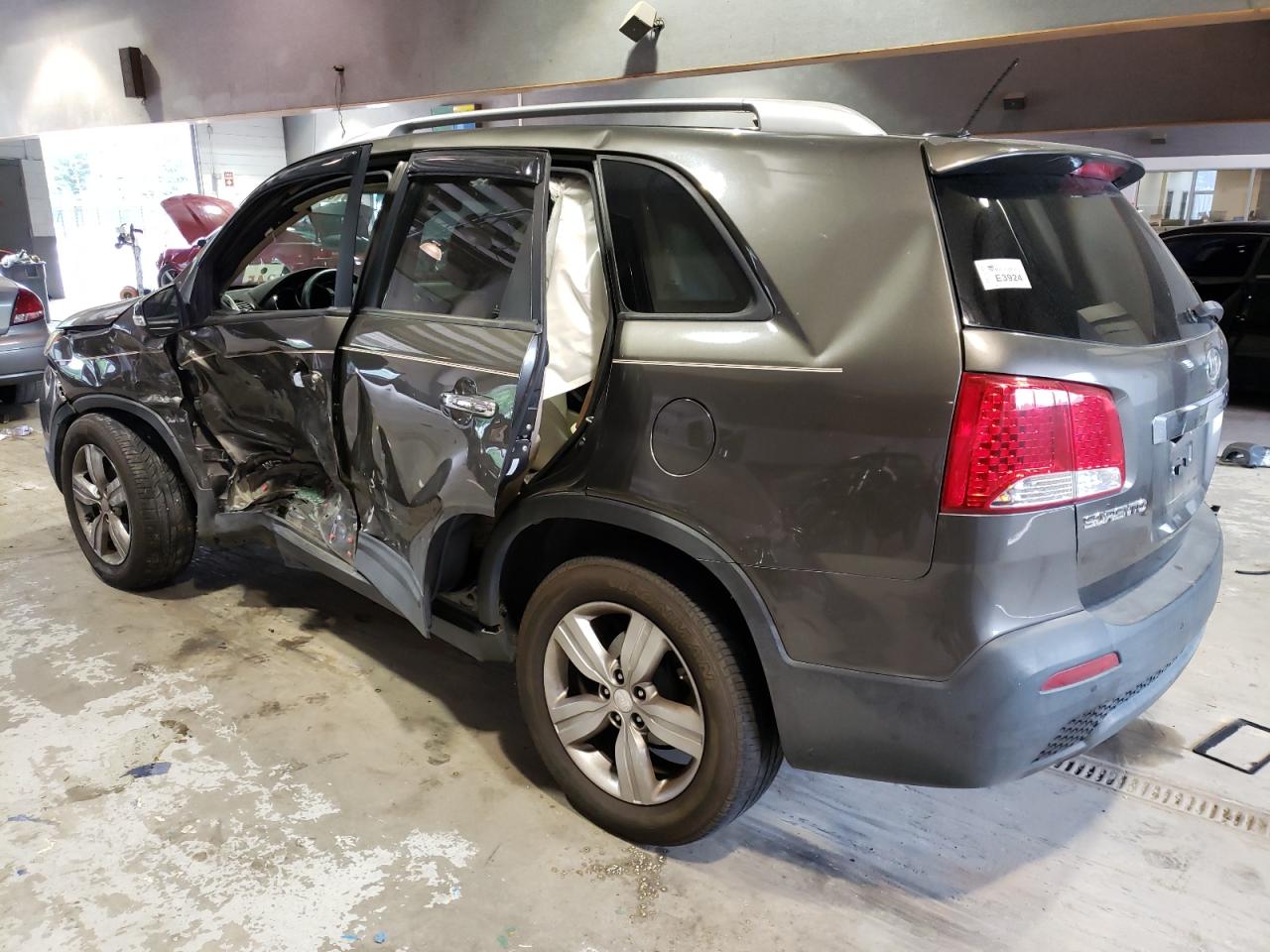 Image 2 of 2013 KIA SORENTO EX 2013 with VIN 5XYKUDA20DG362544