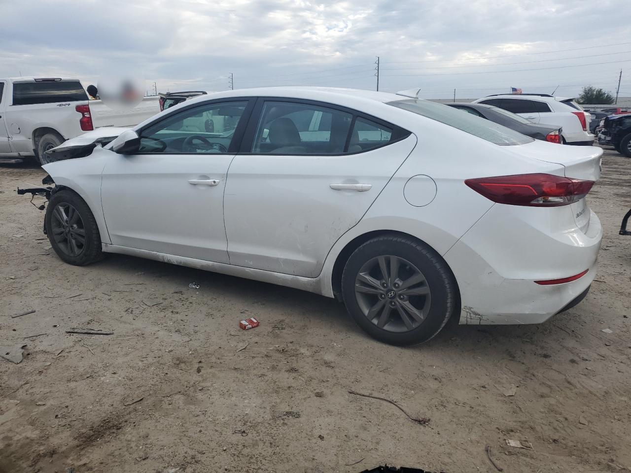 Image 2 of 2017 HYUNDAI ELANTRA SE 2017 with VIN 5NPD84LFXHH183701