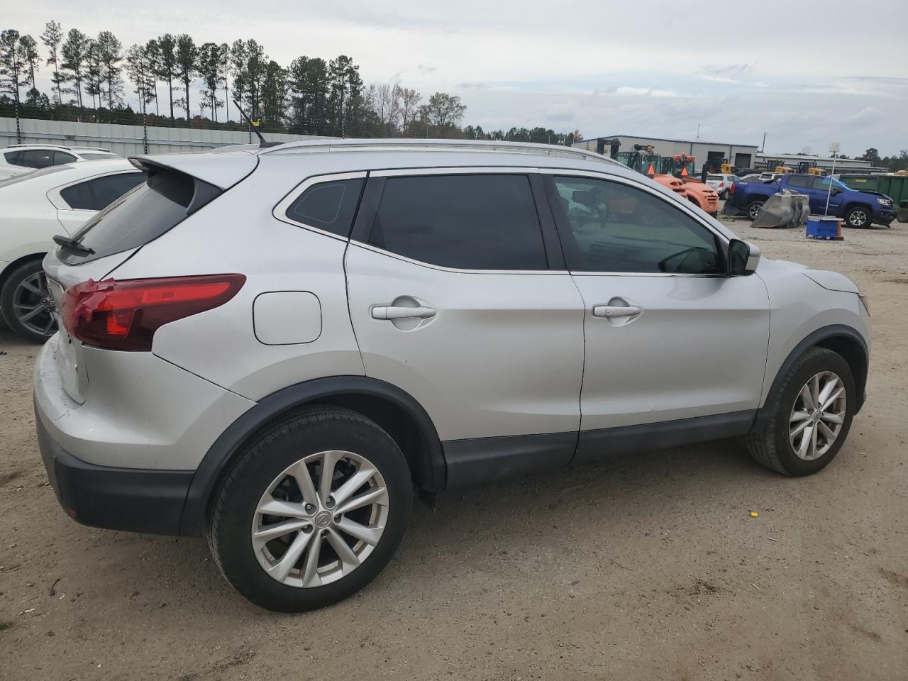 Image 3 of 2017 NISSAN ROGUE SPORT S 2017 with VIN JN1BJ1CP8HW036292
