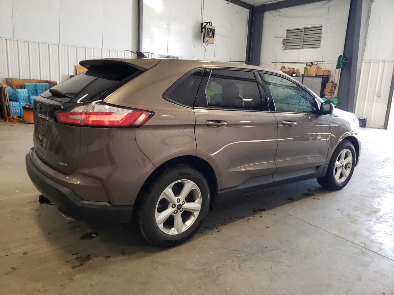 Image 3 of 2019 FORD EDGE SE 2019 with VIN 2FMPK4G9XKBB57004