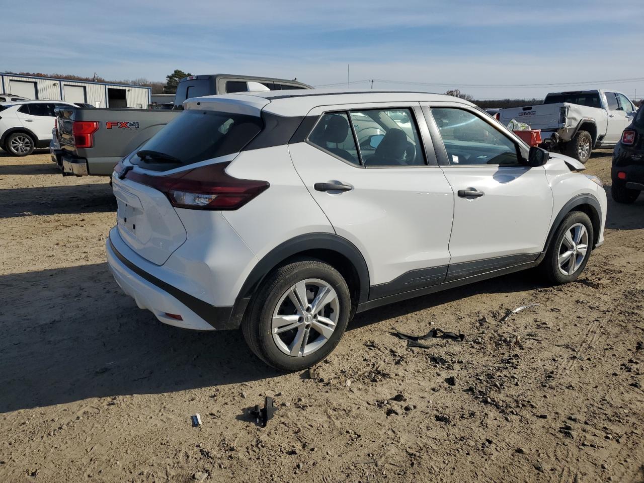 Изображение 3 2022 NISSAN KICKS S 2022 с VIN 3N1CP5BV8NL514383