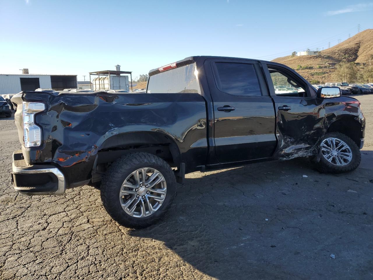Image 3 of 2022 CHEVROLET SILVERADO K1500 LT 2022 with VIN 2GCUDDED0N1516525