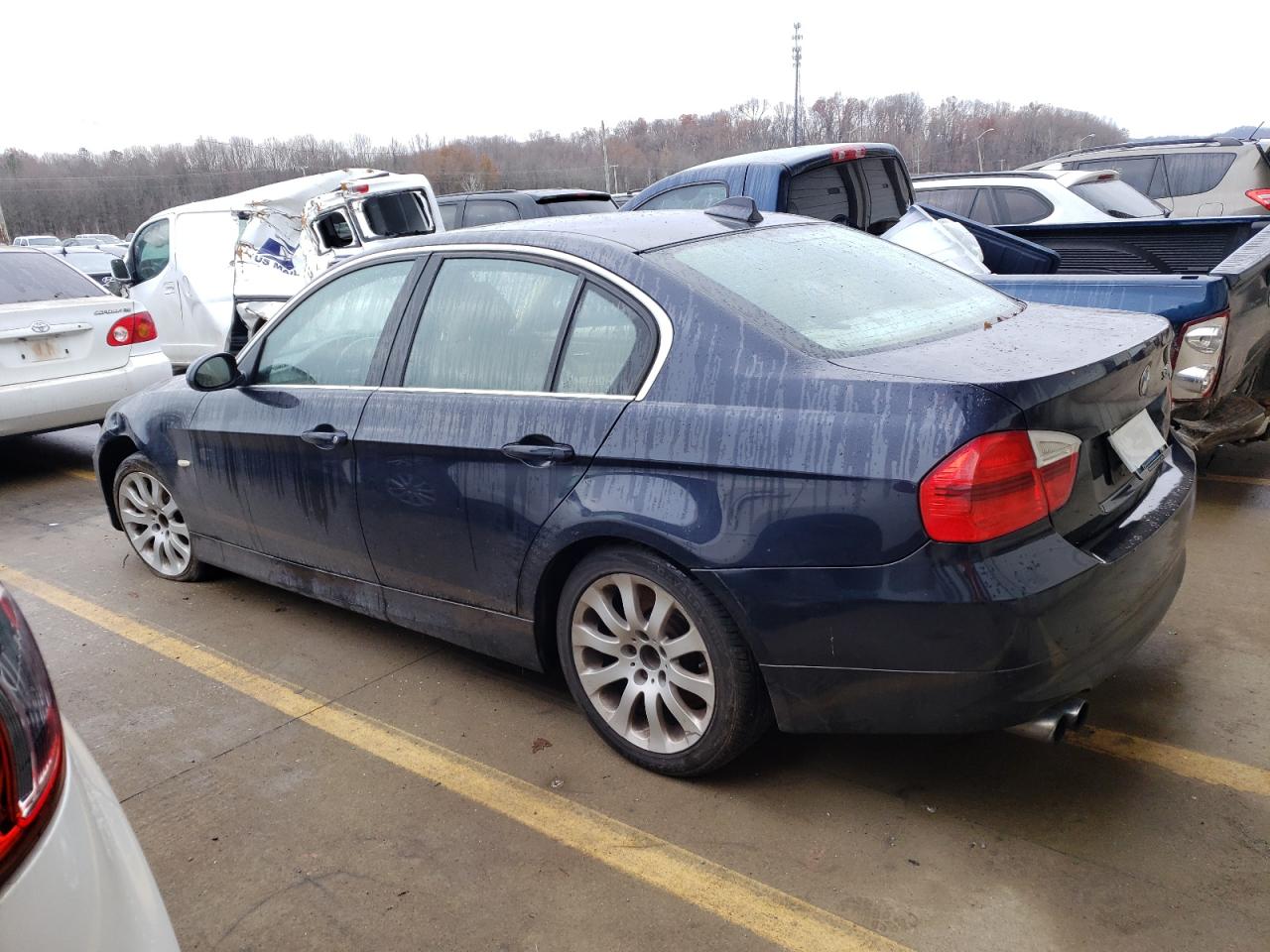 Image 2 of 2006 BMW 330 I 2006 with VIN WBAVB33546KS34421