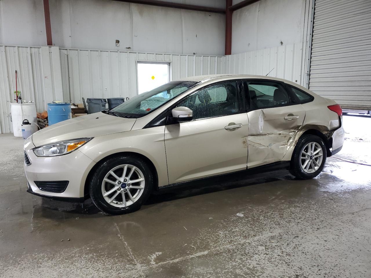 Image 1 of 2017 FORD FOCUS SE 2017 with VIN 1FADP3F28HL218257