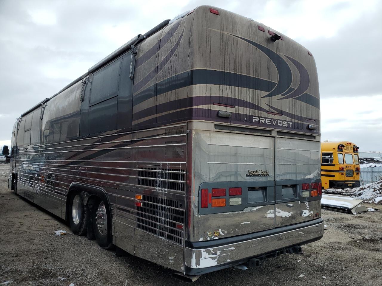 Image 3 of 2001 PREVOST BUS  2001 with VIN 2PCW33493Y1027057