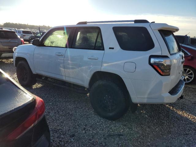 Изображение 2 2024 TOYOTA 4RUNNER SR5/SR5 PREMIUM 2024 с VIN JTENU5JR5R6218249