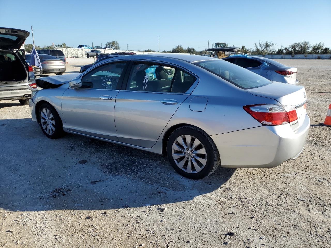 Image 2 of 2013 HONDA ACCORD EX 2013 with VIN 1HGCR2F70DA108543