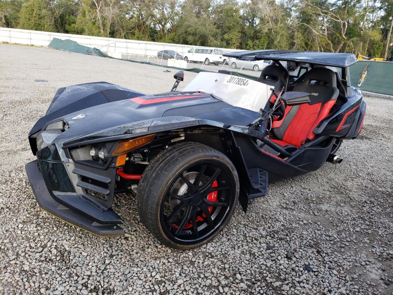 Image 2 of 2016 POLARIS SLINGSHOT  2016 with VIN 57XAASFAXG7115436