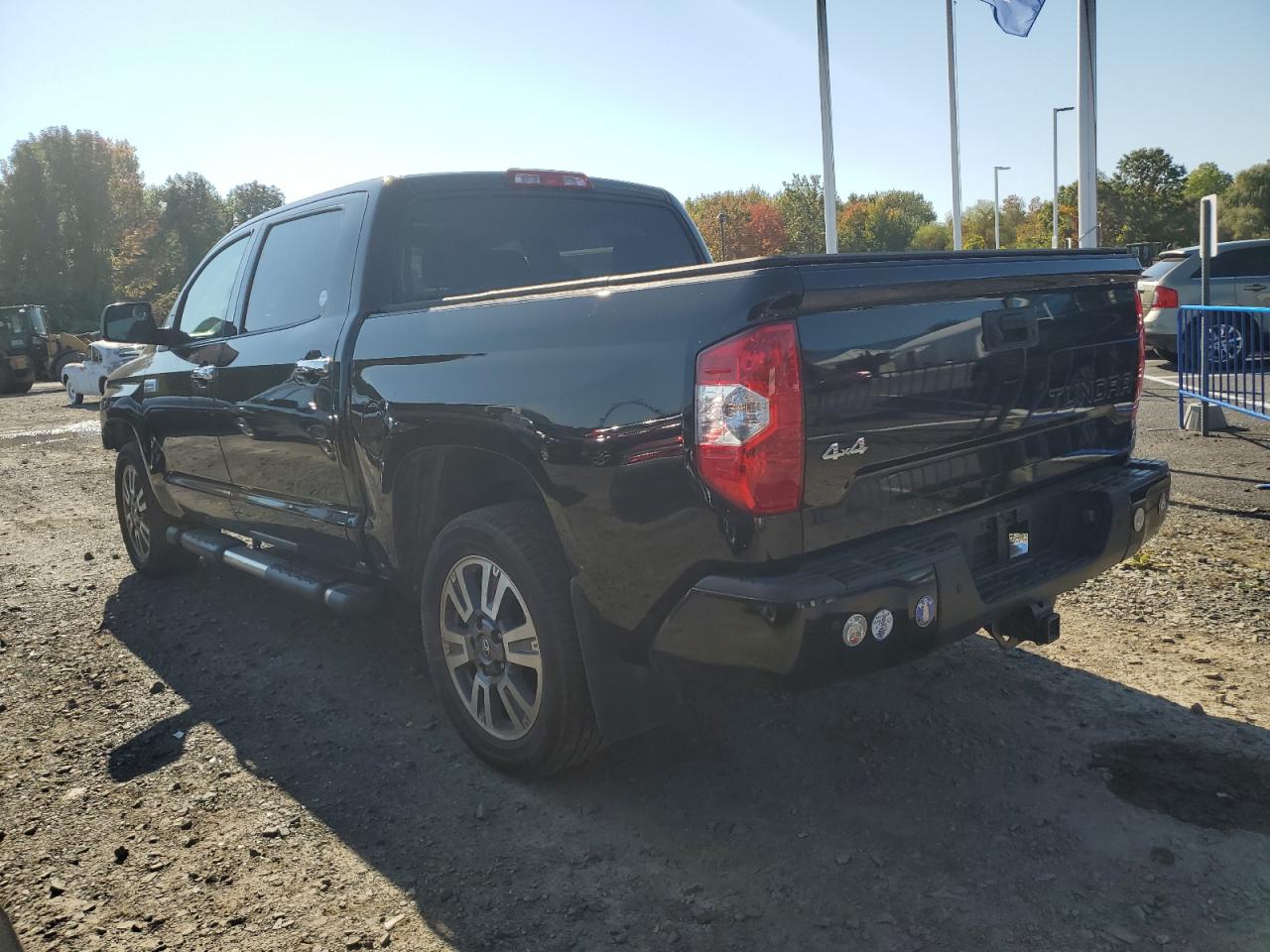 Изображение 2 2019 TOYOTA TUNDRA CREWMAX 1794 2019 с VIN 5TFAY5F18KX827569