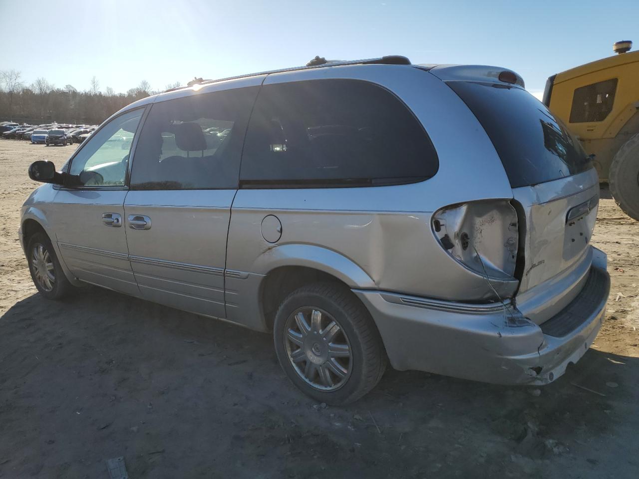 Image 2 of 2006 CHRYSLER TOWN & COUNTRY LIMITED 2006 with VIN 2A8GP64L46R830070