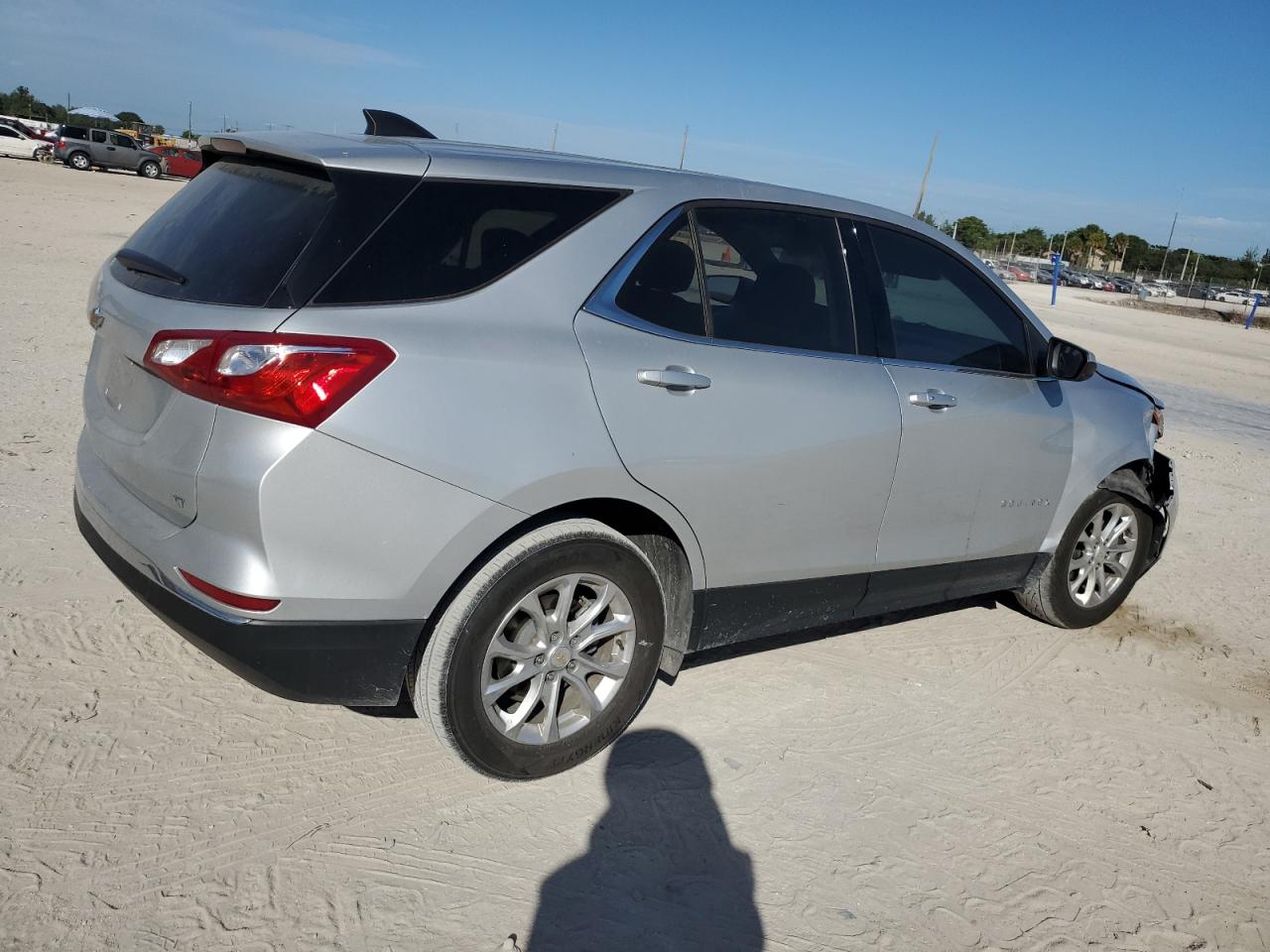 Изображение 3 2020 CHEVROLET EQUINOX LT 2020 с VIN 2GNAXKEV6L6198988