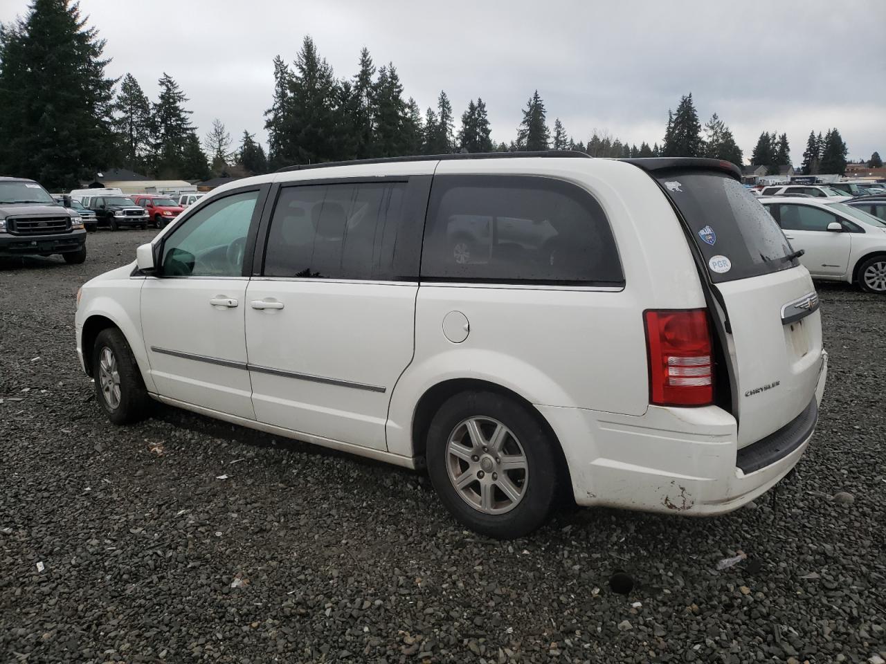 Изображение 2 2010 CHRYSLER TOWN & COUNTRY TOURING 2010 с VIN 2A4RR5D15AR243656
