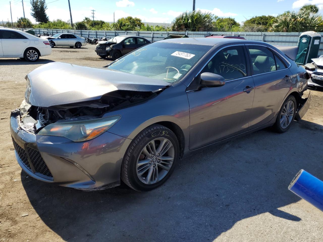 Image 1 of 2015 TOYOTA CAMRY SE 2015 with VIN 4T1BF1FK3FU483535