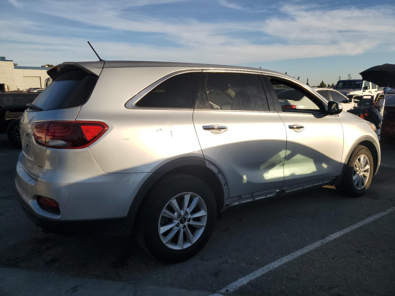 Obraz 3 z 2019 KIA SORENTO L 2019 z VIN 5XYPG4A31KG433480