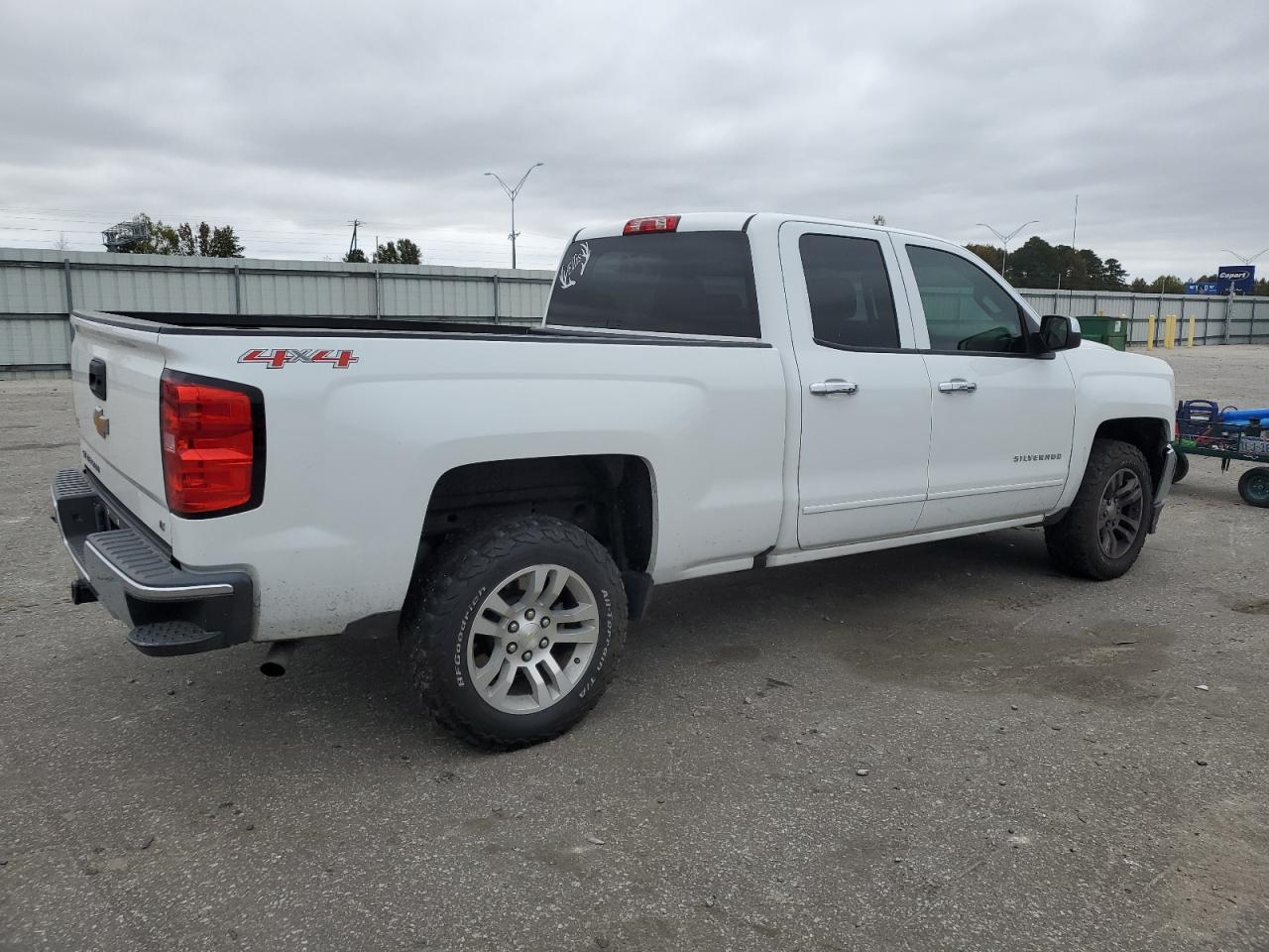 Obraz 3 z 2016 CHEVROLET SILVERADO K1500 LT 2016 z VIN 1GCVKREH2GZ417581