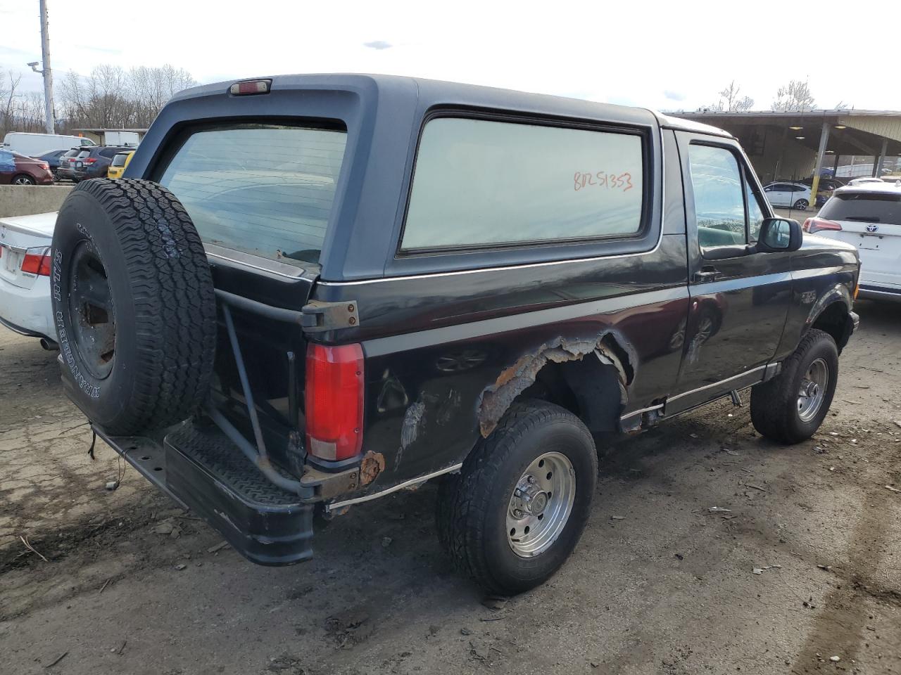 Image 3 of 1996 FORD BRONCO U100 1996 with VIN 1FMEU15HXTLA71123