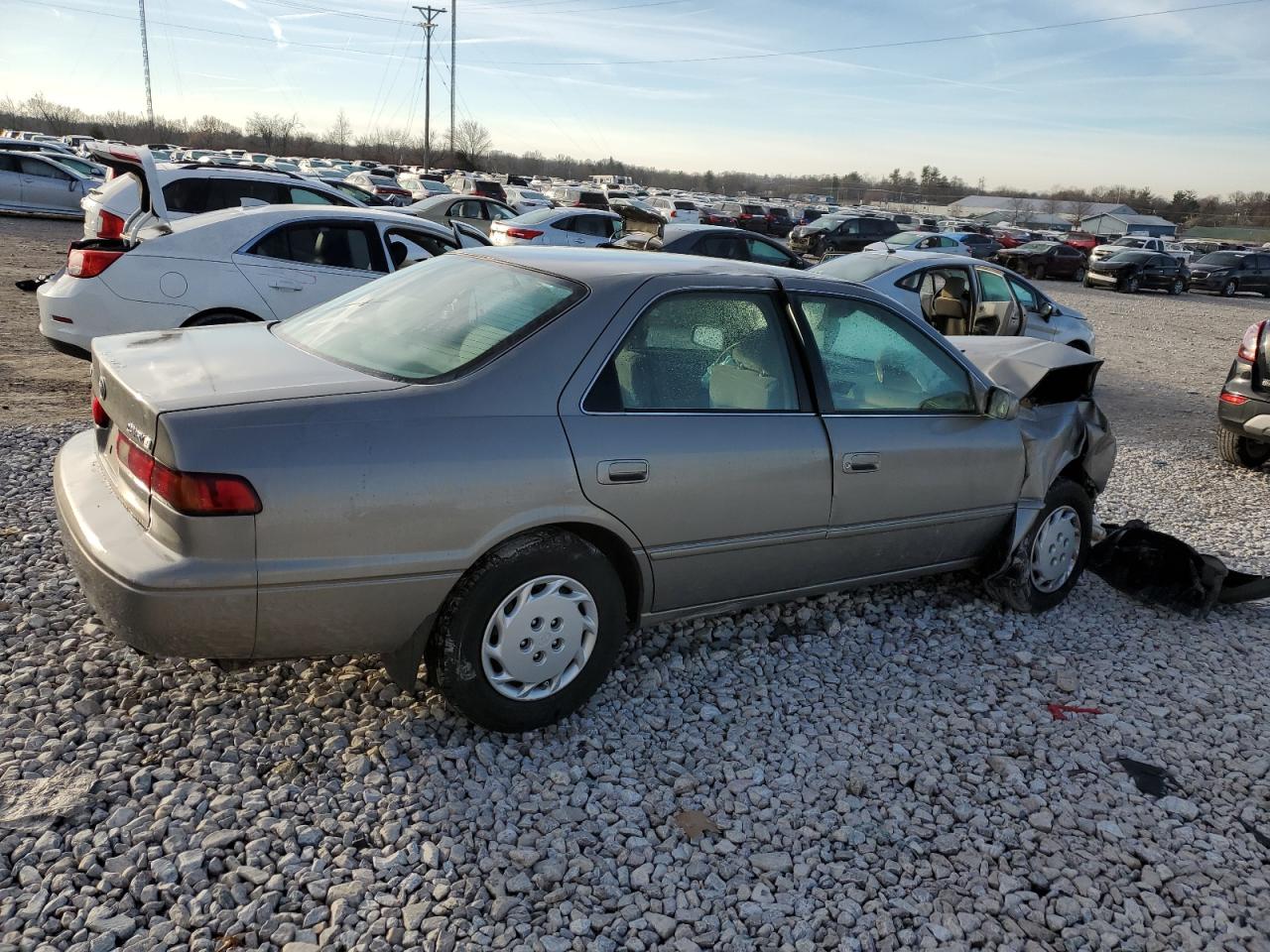 Image 3 of 1997 TOYOTA CAMRY CE 1997 with VIN 4T1BG22K1VU096263