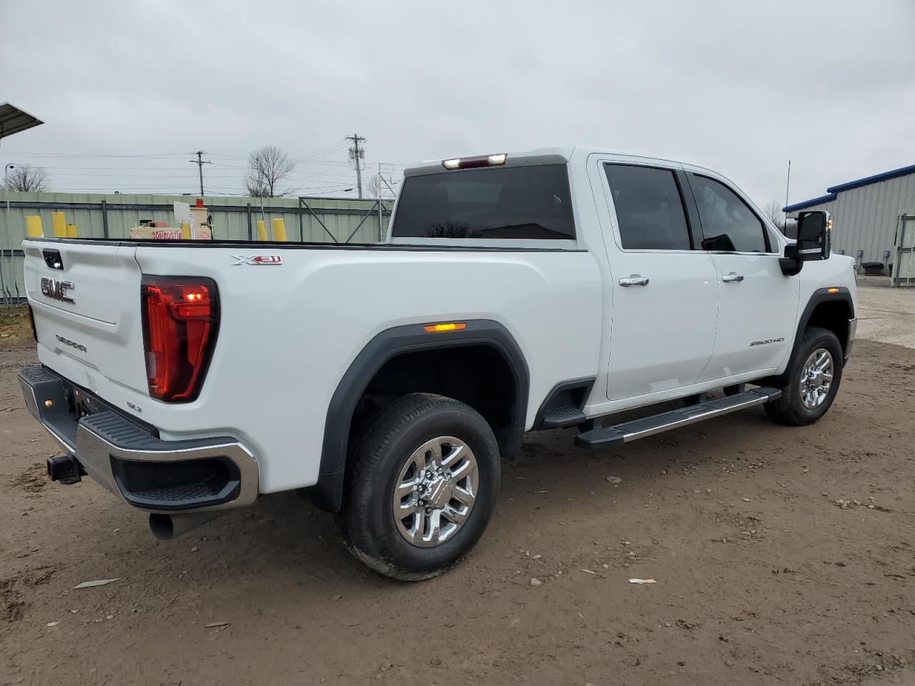 Obraz 3 z 2022 GMC SIERRA K2500 SLT 2022 z VIN 1GT49NEY7NF113953
