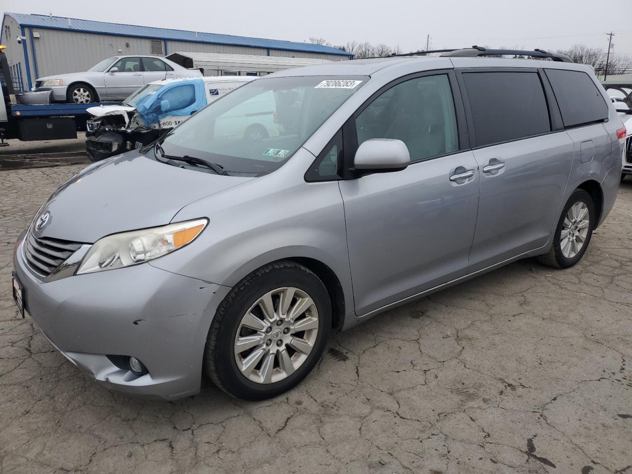 Obraz 1 z 2011 TOYOTA SIENNA XLE 2011 z VIN 5TDDK3DC1BS028505