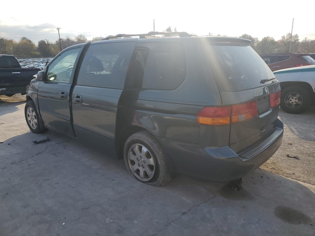Image 2 of 2003 HONDA ODYSSEY EXL 2003 with VIN 5FNRL18933B048640