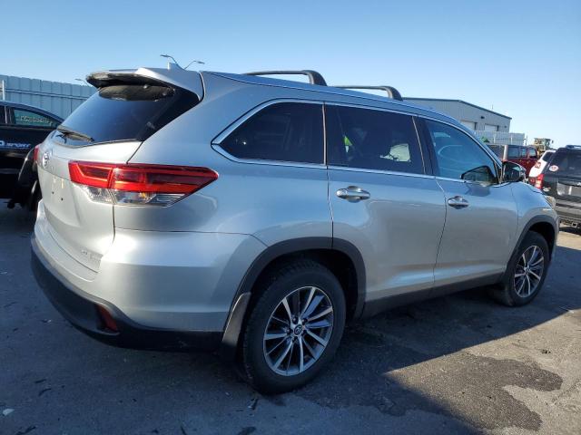 Изображение 3 2019 TOYOTA HIGHLANDER SE 2019 с VIN 5TDJZRFH9KS962003