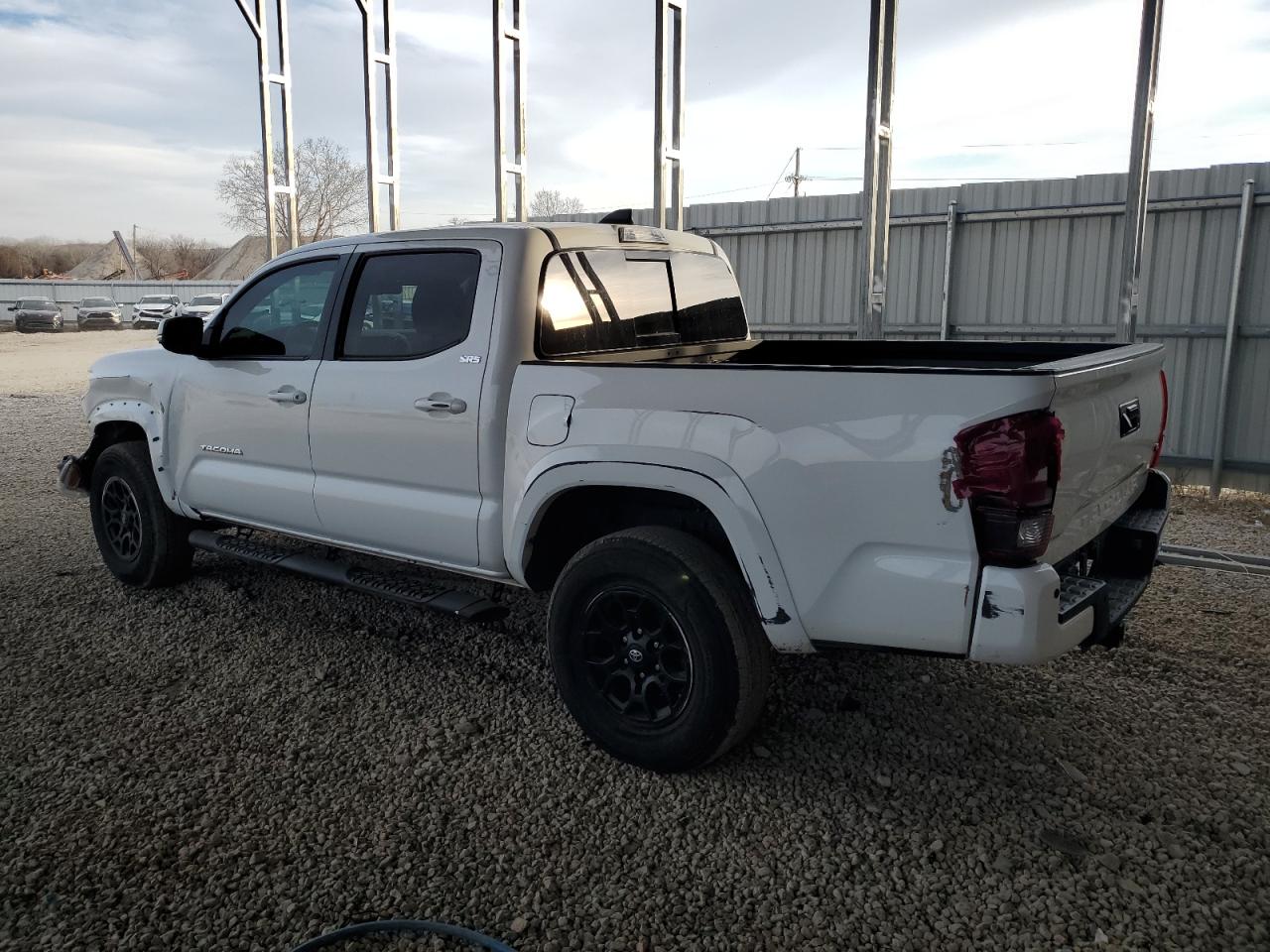 Obraz 2 z 2022 TOYOTA TACOMA DOUBLE CAB 2022 z VIN 3TMAZ5CN5NM187996
