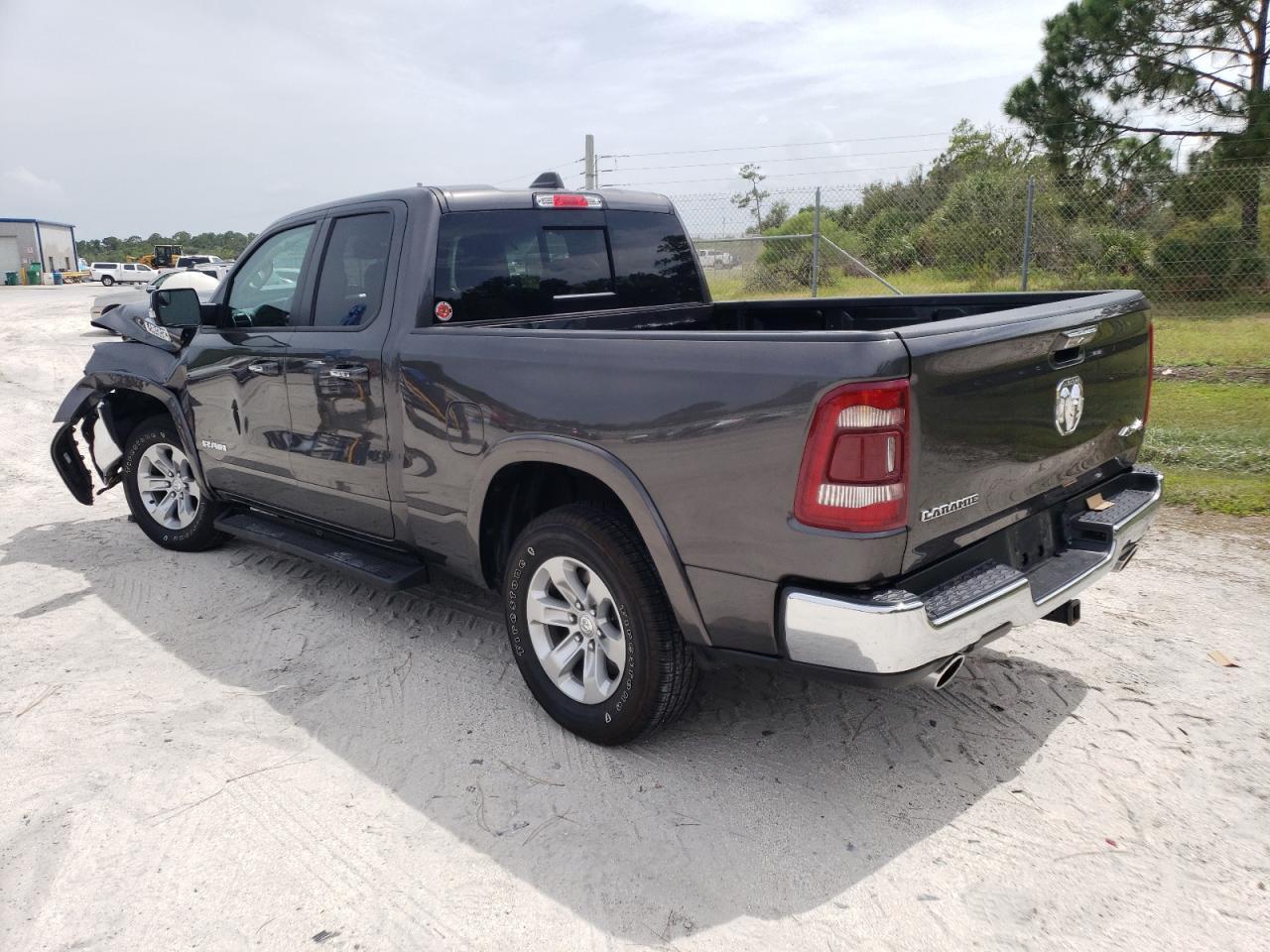 Изображение 2 2019 RAM 1500 LARAMIE 2019 с VIN 1C6SRFDT4KN869817