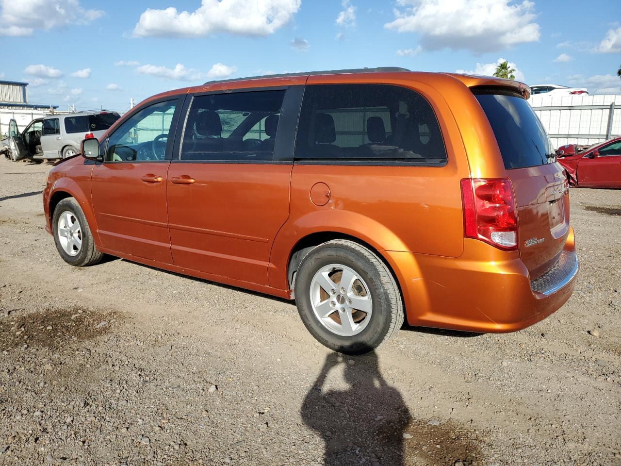 Image 2 of 2011 DODGE GRAND CARAVAN MAINSTREET 2011 with VIN 2D4RN3DG7BR697244