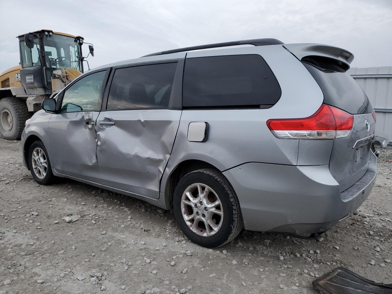 Image 2 of 2011 TOYOTA SIENNA LE 2011 with VIN 5TDKK3DC6BS013733