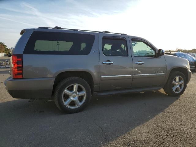 Image 3 of 2011 CHEVROLET SUBURBAN K1500 LTZ 2011 with VIN 1GNSKKE33BR355199