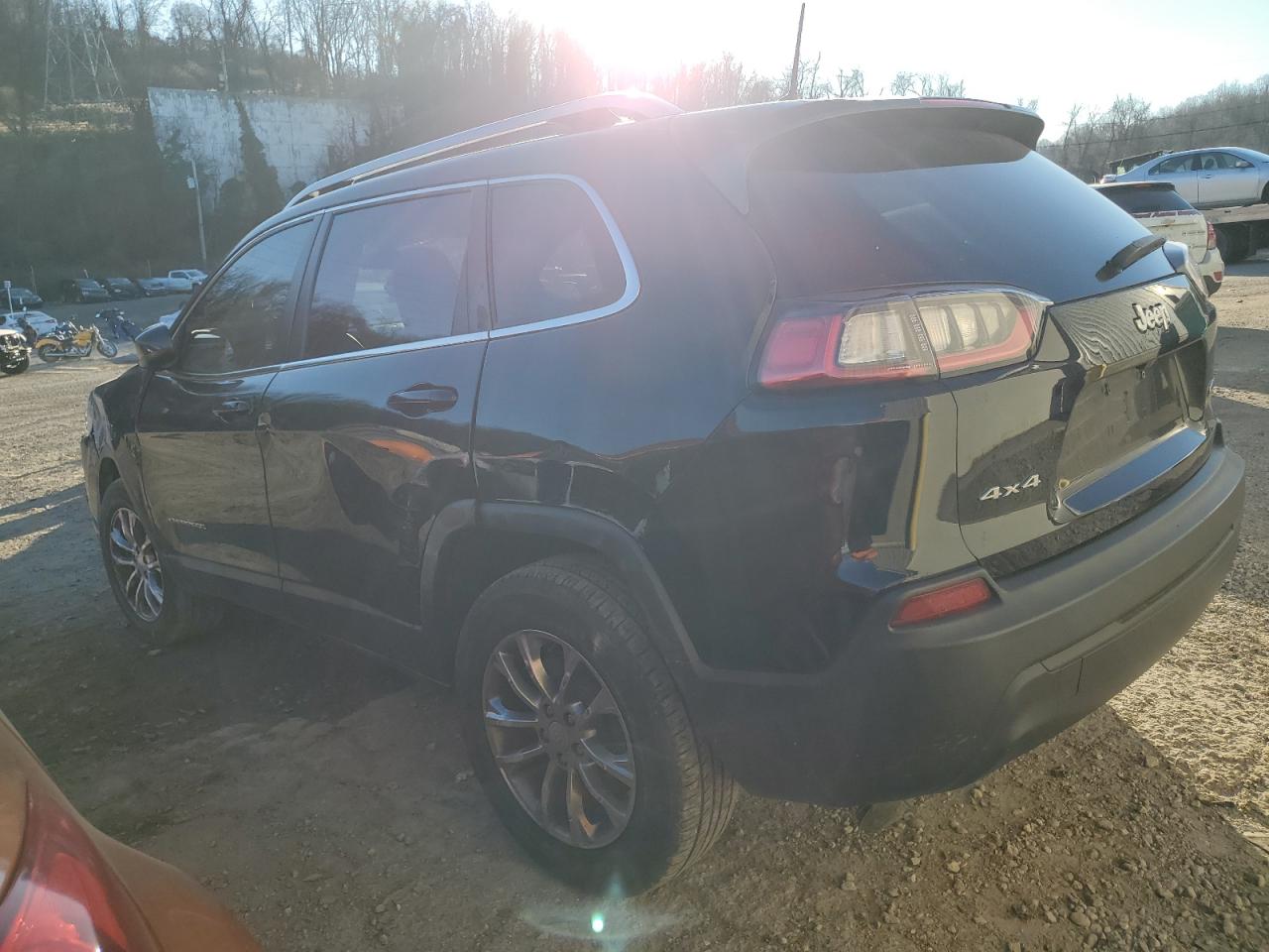 Изображение 2 2019 JEEP CHEROKEE LATITUDE PLUS 2019 с VIN 1C4PJMLB9KD211192