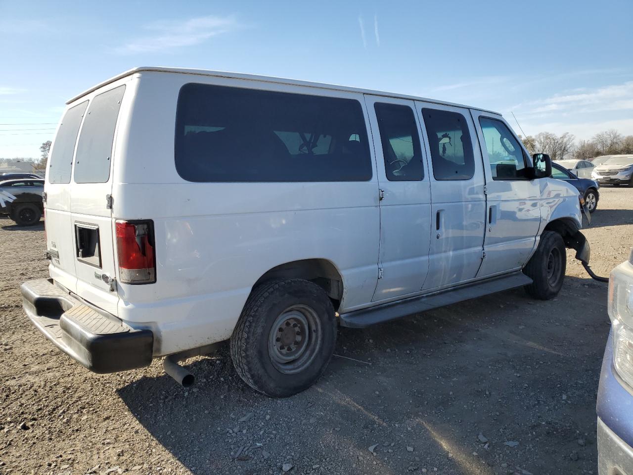 Изображение 3 2010 FORD ECONOLINE E350 SUPER DUTY WAGON 2010 с VIN 1FBNE3BLXADA89056