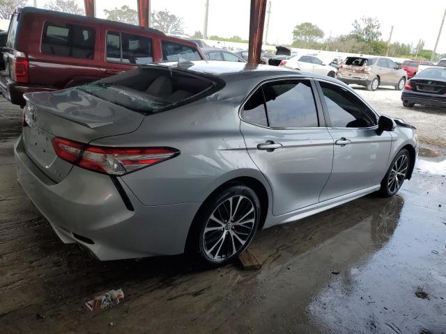 Obraz 3 z 2020 TOYOTA CAMRY SE 2020 z VIN 4T1G11AK1LU358802