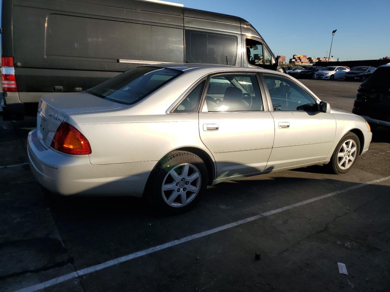 Изображение 3 2000 TOYOTA AVALON XL 2000 с VIN 4T1BF28B1YU067103