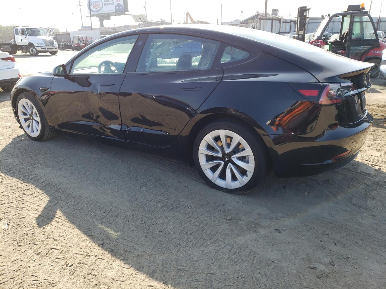 Obraz 2 z 2022 TESLA MODEL 3 2022 z VIN 5YJ3E1EA0NF298077