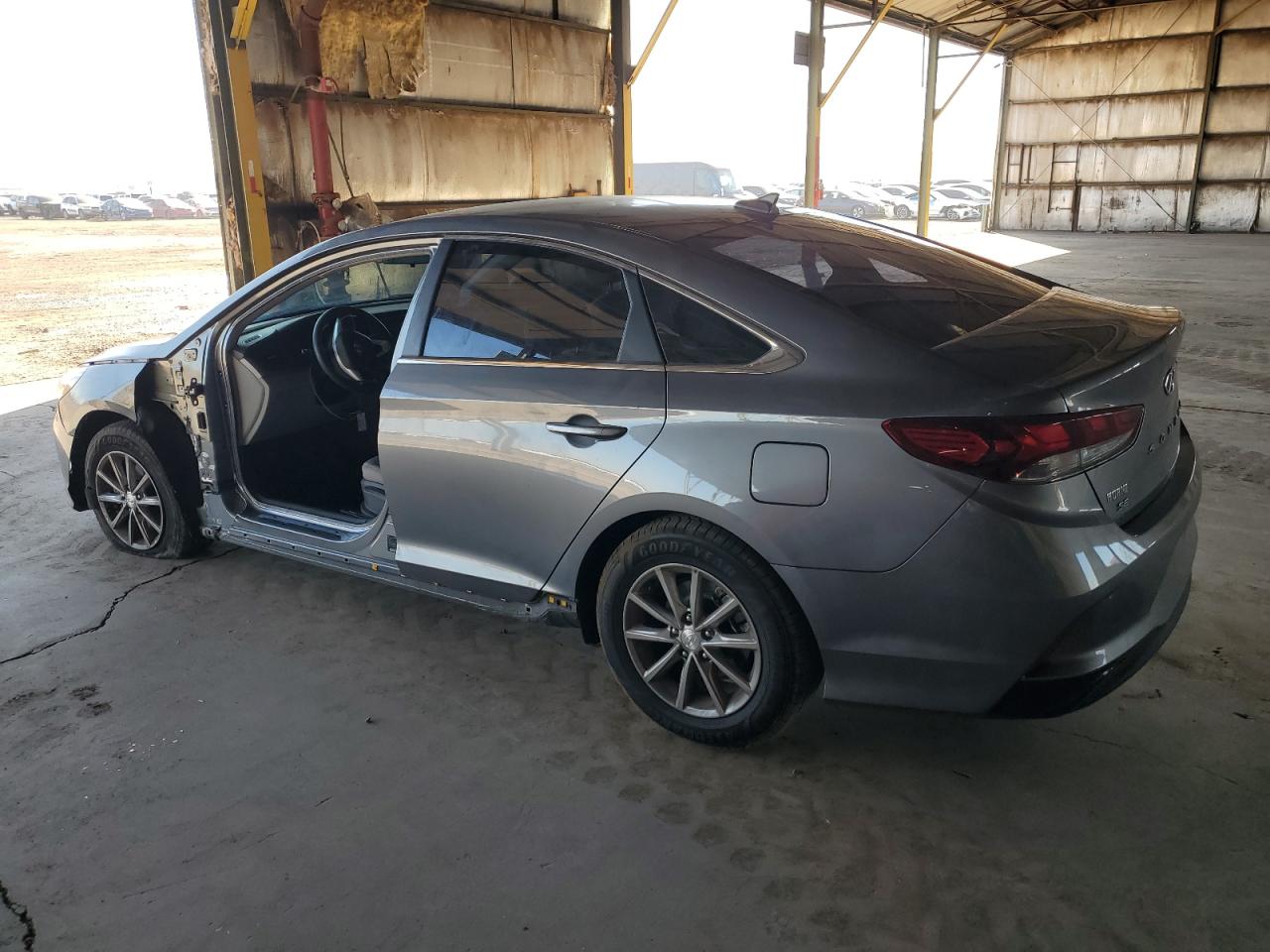 Изображение 2 2019 HYUNDAI SONATA SE 2019 с VIN 5NPE24AF3KH770595