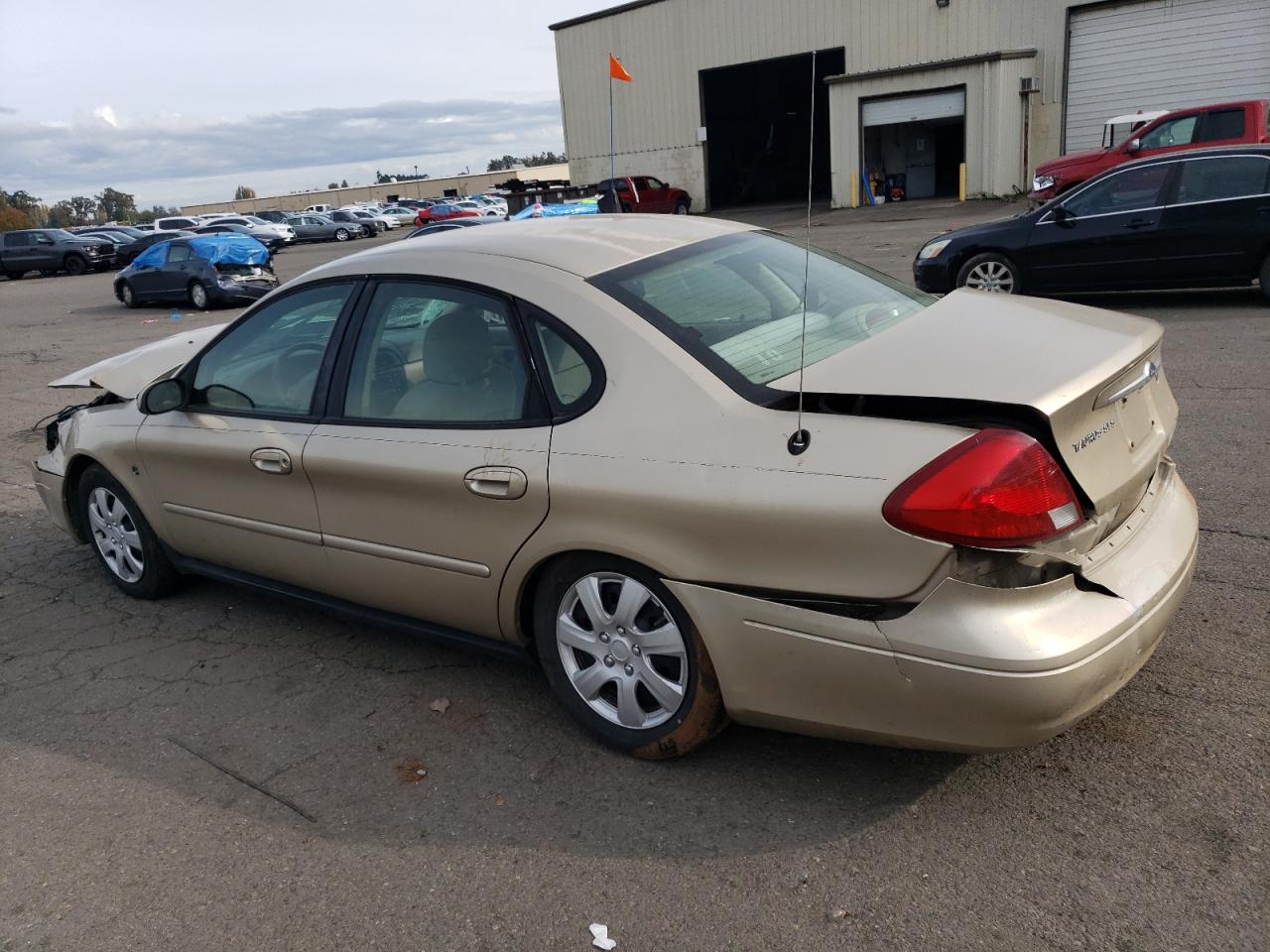Изображение 2 2001 FORD TAURUS SES 2001 с VIN 1FAFP55281A252691