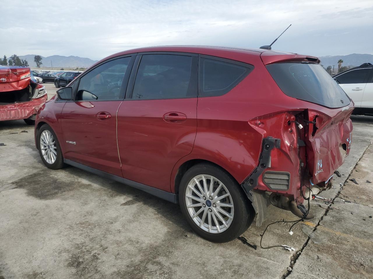 Image 2 of 2013 FORD C-MAX SE 2013 with VIN 1FADP5AU8DL502762