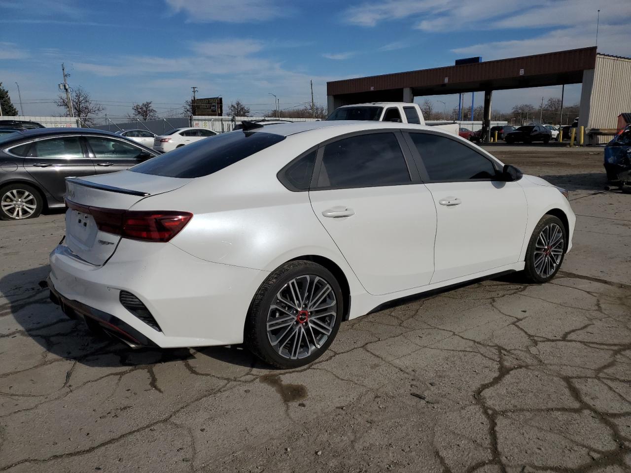 Изображение 3 2023 KIA FORTE GT 2023 с VIN 3KPF44ACXPE603263