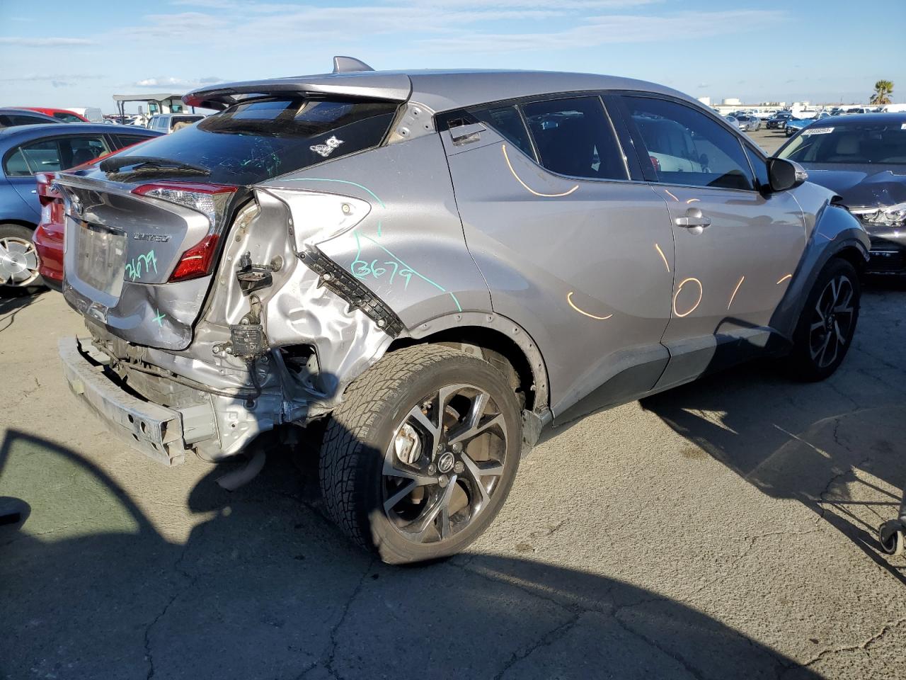 Изображение 3 2019 TOYOTA C-HR XLE 2019 с VIN JTNKHMBX9K1034935